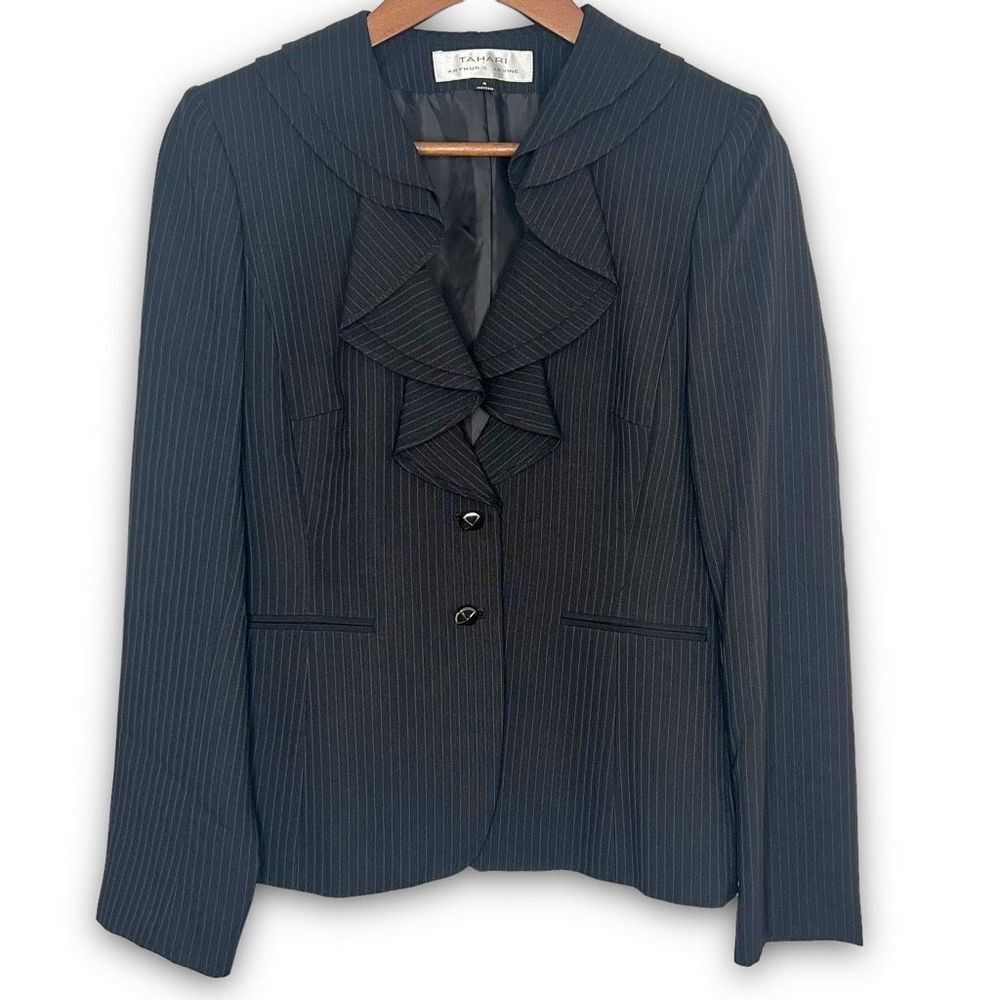 Tahari Arthur Levine Women's Black Pinstripe Ruffle Collar Blazer Jacket Size 4‎